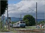 Die SNCF BB 22314  erreicht mit ihrem TER von Lyon nach Genève den Bahnhof Pougny-Chancy.