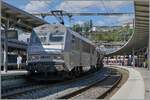 Die SNCF BB 26177 wartet mit ihrem kurzen Güterzug in Bellegarde (Ain) auf die Weiterfahrt nach Genève La Praille.