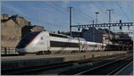 Um 7.42 verlässt der TGV Lyria 9764 Genève Richtung Paris.