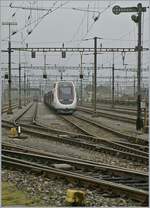 Formsignal und TGV - dies gibt es im Biel Rangierbahnhof, da der TGV Bern-Paris-Bern 9216/9225 hier abgestellt wird.