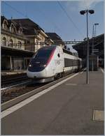 tgv-lyria/681881/da-lyria-ihre-flotte-auf-den Da Lyria ihre Flotte auf den Fahrplanwechsel von 19 POS auf 15 Euroduplex TGV-Züge umstellt, werden die POS ab Fahrplanwechsel in ein neues Einsatzgebiet versetzt und dazu bereits farblich angepasst: Der 'InOui' TGV 4404 ist als TGV Lyria 9261 von Paris an seinem Ziel in Lausanne angekommen und wird nun bis zur Bereitstellung der baldigen Rückfahrt in die Abstellgruppe fahren.

4. Dezember 2019