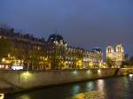 (167'261) - Die Notre Dame beleuchtet am 17.