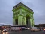 (167'028) - Der beleuchtete Arc de Triomphe am 16.