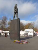 (167'350) - Denkmal bei der Champs-Elys�es am 18. November 2015 in Paris