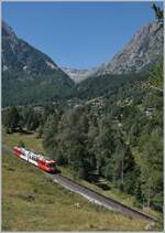 Kleine Bahn in grossartiger Landschaft: der TMR BDeh 4/8 21 ist als SNCF TER von St-Gervais nach Vallorcine unterwegs.