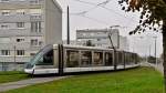 . Strasbourg - Seitenansicht einer Bombardier Eurotam unweit der Haltestelle Martin Schongauer im Stadtteil Montagne verte. Hier sieht man sehr schn, dass die Fahrerkabine der Eurotrams ein eigenstndiges Modul ist. 29.10.2011 (Jeanny)