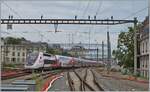 Nach der Ankunft in Lausanne von Paris Gare de Lyon verschwand der TGV Lyria Rame 4718 in der Abstellanlage und wird hier nun für den TGV Lausanne - Paris (via Genève) bereitgestellt.