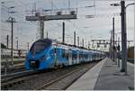 In Annemasse erreichen die SNCF Coradia Polyvalent régional tricourant Z 31501 und der Z 31 539 nach Evian den Bahnhof.