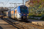 Der Bombardier - Régio2N Triebzug (Rame) 028L (Endwagen Z 55555/56) ein achtteiliger elektrischer Doppelstocktriebzug vom Typ Bombardier OMNEO der SNCF / TER Provence-Alpes-Côte d'Azur