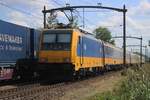 Das Zeitlater von ICR Reisewagen bei die NS neigt sich rach zum ENde: ab Dezember 2025 sollen nach 4 Jahrzehnten diese Wagen ausgemsterd sein und damit werden auch die NS TRAXXen der Reihe 186.0 verschwunden sein. Am 21 Augustus 2025 schiebt 186 007 einer ICR-Garnitur durch Hulten.