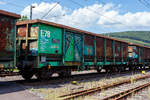 Vierachsiger offener Gterwagen E 78 in Sonderbauart, 33 87 6734 606-7 F-ERSA, der Gattung Fas E78 6, der franzsischen Vermietungsfirma ERMEWA SA, am 22 Juli 2024 im Zugverband bei einer