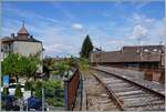 Ein Blick nach Frankreich von St Gingolph (Suisse) aus: Die Strecke nach Evian Les Bains, seit 1998 ohne (Museumsbahn)-Verkehr mehr. Doch in diesen Tagen, Monaten soll endlich entschieden werden ob und wenn ja wie die Strecke wieder reaktiviert wird.

Photo: 30. Juli 2022 /Text: 2. März 2023