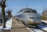 Ein TGV wartet in Frasne auf die Weiterfahrt nach Lausanne.