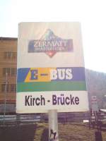 (133'377) - E-Bus-Haltestelle - Zermatt, Kirch-Br�cke - am 22.