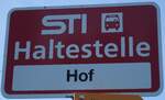 (136'776) - STI-Haltestellenschild - Wachseldorn, Hof - am 21.