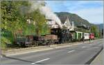 Mit dem MOB Flachwagen am Haken schiebt die BFD HG 3/4 N° 3 der Blonay-Chamby Bahn in Blonay die Komposition des Dampfzugs in die Neigung. Sie wird dann zurückfahren, die Reisezugwagen werden von der Schwerkraft an den Bahnsteig rollen und  ...