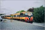 Die CIE (Iarnród Éireann) Diesellok CC 087 mit dem IC von Dublin nach Rosslare hat die Wexfort Station / Stásiún Loch Gorman erreicht. Ich bin rasch ausgestiegen und konnte dieses Bild machen, was in Anbetracht des (damals) recht dünnen Fahrplans von nur vier Zugspaaren natürlich ein Gewinn war.

Analogbild vom Juni 2001