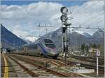 Ein FS Trenitalia ETR 610 in CIS-Farbgebung wartet in Domodossola auf die Weiterfahrt nach Milano.