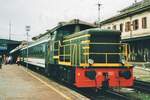 FS D.245 2122 rangiert ein SBB Wagen in Domodossola am 20 Mai 2006. FS D.245 2122 rangiert ein SBB Wagen in Domodossola am 20 Mai 2006.