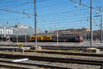 Der MerMec Mess- und Diagnose-Dieseltriebwagen SIRTER 2.0 / D.165.005 (99 83 9 165 005-3 I-RFI) der RFI - Rete Ferroviaria Italiana erreicht im Sandwich zwischen zwei „Tigern“ E.652.091-6