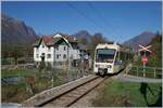 Kurz nach Domodossola, auf dem Gemeindegebiet vom hoch gelegen Trontano ist auf dem langen, flachen und geraden Streckenabschnitt in Richtung Malesco der FART ABe 4/8 N° 45 als