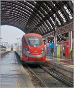 Der FS Trenitaila ETR 400 024 erreicht den Bahnhof von Milano Centrale, welcher mit seinen wunderschönen, mächtigen Bahnhofshalle zu begeistern vermag.

17. Sept. 2025

