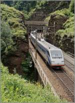 Ein FS ETR 470 als EC Zürich - Milano Centrale zwischen Rodi Fiesso und Faido (Gotthard Südrampe)  23.