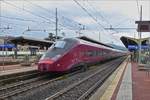 Triebzug NTV 03 durchfhrt ohne Halt den Bahnhof von Firenze Campo di Marte. 18.05.2019 (Hans)