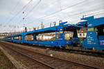 Leerer dreiachsiger Doppelstock-Autotransportwagen 23 88 4259 022-2 B-SITFA, der Gattung Laekks, Bauart 372 (Type 6405D 0), der SITFA - Società Italiana Trasporti Ferroviari Autoveicoli S.p.A.