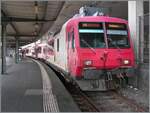 Der ex Travys RBDe 560 384 mit B un ABt steht in Lausanne zur Abfahrt als S 40 nach Vauderens bereit. Grund für die Endstation 'Vauderens' sind Bauarbeiten...

7. Juni 2025