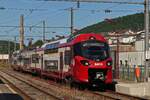 Nachdem 6 weitere Z2 Triebzge unterwegs nach Rumnien sind haben wir das Glck die 2400 auch in Wiltz zu sehen. Im Bild der 2411 der vor kurzem aus Kautenbach im Bahnhof Wiltz angekommen ist. 24.6.2024