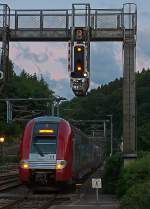 Auf ein baldiges Wiedersehen Christine und Stefan !!!    Der 3-teilige-Doppelstocktriebzug CFL 2211 (Alstom Coradia Duplex), auch  Computermaus genannt, fhrt am 15.06.2013 (22:04 Uhr) vom Bahnhof