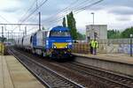 Am 3 Mai 2012 durchfahrt EuroPorte 1755 mit ein Getreidezug Antwerpen-Luchtbal.