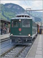 Die SBB Brünigbahn HGe 4/4 I N° 1992 'Giswil wird auf Gleis zwei aus- bzw. abgestellt, bevor der Muni am Abend wieder die Traktion des Extrazuges nach Luzern übernimmt. 

23. August 2025