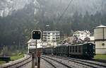 Hallo Horst, Hallo Olli,
ein herrliches Bild! Ja, der Bahnhof Moutier hat leider arg Federn lassen 