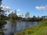 (190'977) - Hobbiton-Landschaft mit See am 22.