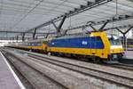 NS 186 001 hält am 25 Oktober 2015 in Roterdam Centraal.