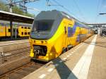 Ein VIRM-Triebwagen verlsst den Bahnhof von Dordrecht, 02.06.2012.