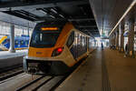 Der dreiteilige NS SNG 2351 (Sprinter Nieuwe Generatie), ein CAF Civity Triebzug, steht am 24 Juni 2025 in Utrecht Centraal auf Gleis 2 (Stumpfgleis), als Sprinter RE 28300 (Pendelzug), zur Abfahrt nach Utrecht Maliebaan bzw. ins Het Spoorwegmuseum bereit.

Die Sprinter Nieuwe Generatie (SNG) sind elektrische Triebwagen der NS - Nederlandse Spoorwegen N.V. (Niederländische Eisenbahnen AG). Die elektrischen niederflurigen Triebzüge werden vom spanischen/baskischen Unternehmen CAF (Construcciones y Auxiliar de Ferrocarriles) in Beasain (E) seit 2017 hergestellt. Sie gehören zur CAF Civity-Familie. Bei der NS sind dreiteilige Sprinter-Triebzüge (Serie 2300/3000) und vierteilige Sprinter-Triebzüge (Serie 2700) im Regionalverkehr im Einsatz.
