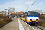   Der kleine aber sehr schmucke Bahnhof Zandvoort aan Zee von der Gleiseite am 31.03.2018.