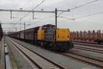 DBC 6461 treft am 27 März 2019 mit ein Mischguterzug in Lage Zwaluwe ein.
