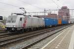 Akiem Söldner für PKP Cargo International 186 371 treft am 3 Februari 2022 mit der CHengdu-Containerzug in Amersfoort ein.