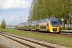 Am 13 April 2019 durcheilt NS 8727 Geleen-Lutterade.