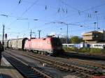 BB Taurus mit einem gemischten Gterzug in Regensburg.