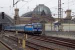 Mit ein EC nach Praha steht am grauen 5 April 2018 ELL/CD 193 293 in Dresden Hbf.