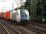 ES 64 U2-021 fuhr mit einen intermodal am 31.07.13 durch hh-harburg