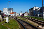 Blick vom Gehweg der Landgutstrae auf den Bahnhof Linz Urfahr am 04 April 2025.