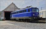 Eine ex ÖBB Lok bei der OeBB: die 1042 007-1 steht aufgebügelt in Balsthal. Die der Widmer Rail Service gehörende Lok trägt die UIC Nummer 91 85 1042 007-1 CH-WRSCH. 

30. August 2022 