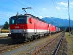 Die 1144 261 und die 1116 118 mit einem G�terzug in Saalfelden.