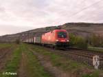 1116 130-4 zieht ein Containerzug bei Thngersheim durchs Maintal.12.04.08